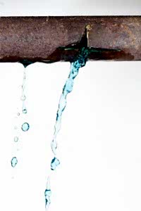 leaking-water-pipe