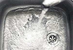 drain-in-metal-sinl